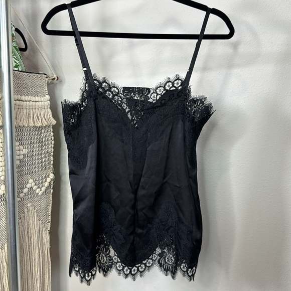 Alice and Olivia
Sondra Lace-Trim Camisole - Picture 2 of 7